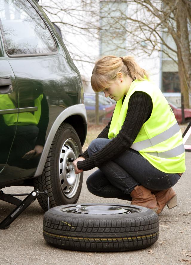 Warnwestenpflicht: Das muss man wissen - AUTO BILD