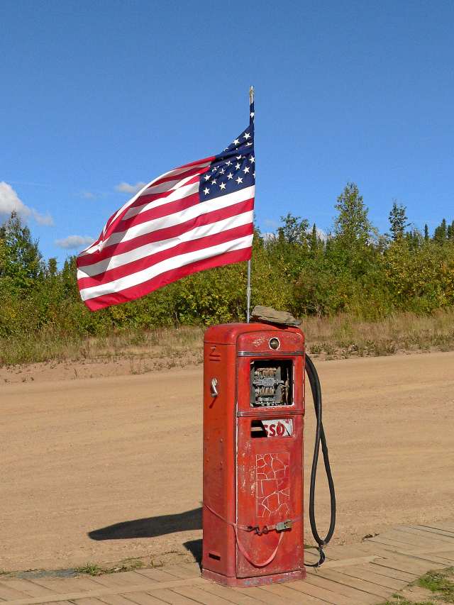 Alaska letzte Tankstelle vor der Grenze