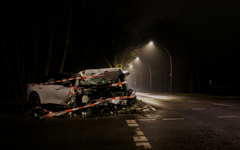 Unfallschaden-bei-Nacht
