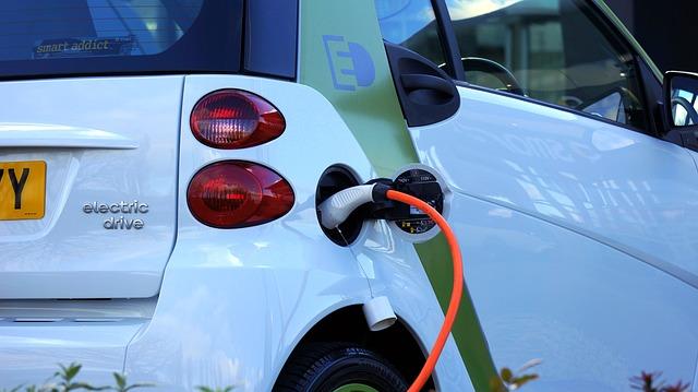 Elektroauto beim Aufladen