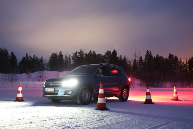 Testfahrt auf winterlicher Straße