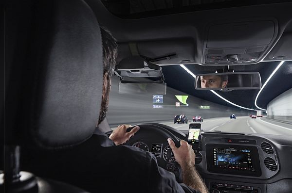 Pioneer Head Up Display im Tunnel