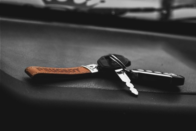 Autoschlüssel auf dem Cockpit abgelegt